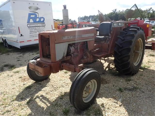 Image of International Harvester 674 equipment image 4