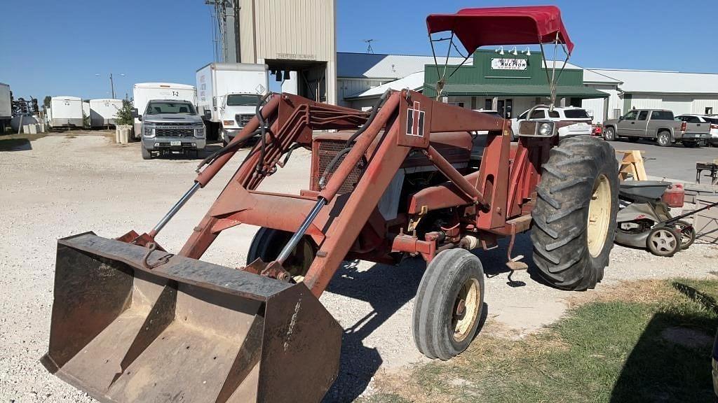 Image of International Harvester 674 Primary image