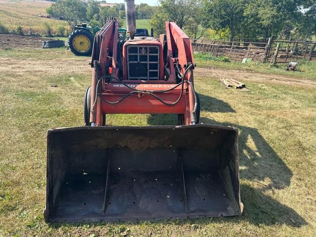 Image of International Harvester 674 equipment image 3