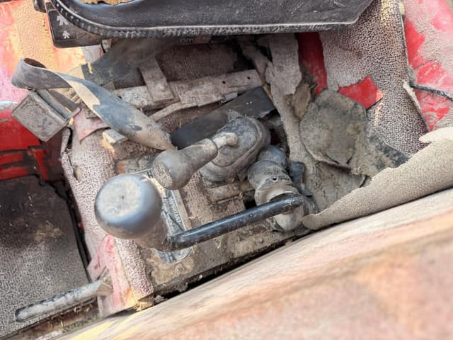 Image of International Harvester 684 equipment image 3