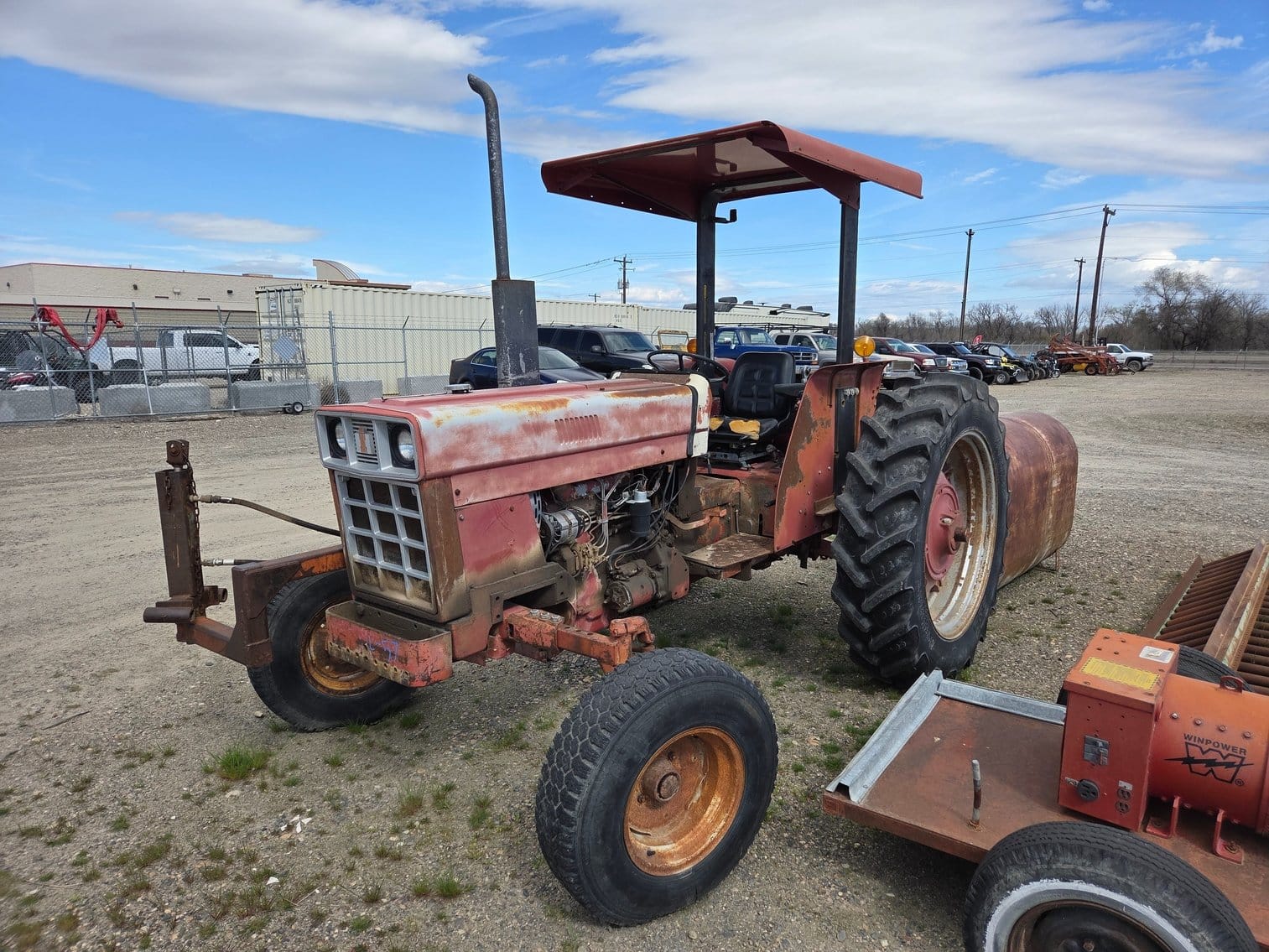 International Harvester 684 Equipment Image0