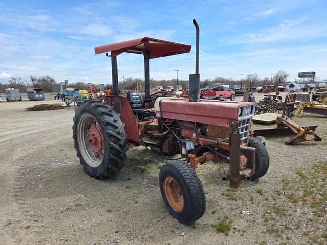 Image of International Harvester 684 equipment image 1