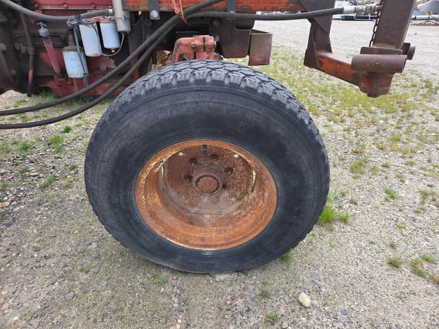 Image of International Harvester 684 equipment image 2