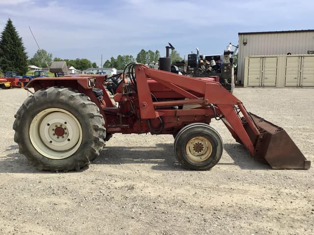 Image of International Harvester 684 equipment image 2