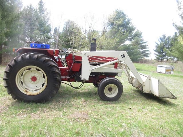 Image of International Harvester 684 equipment image 4