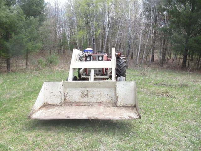 Image of International Harvester 684 equipment image 1