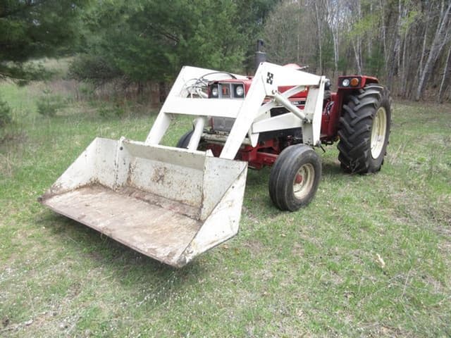 Image of International Harvester 684 equipment image 3