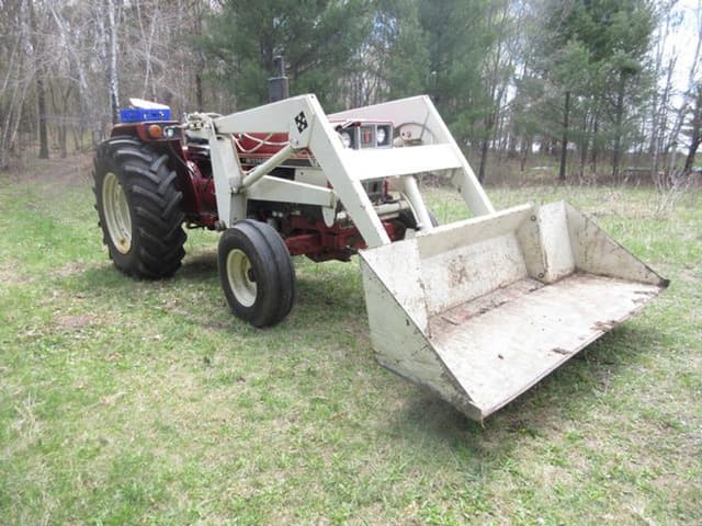 Image of International Harvester 684 equipment image 2