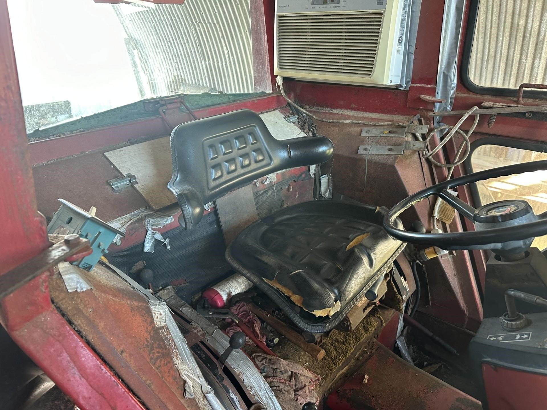 1980 International Harvester 684 Equipment Image0