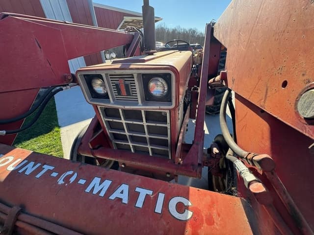 Image of International Harvester 684 equipment image 4