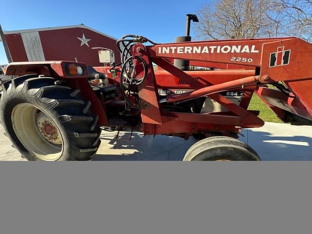 Image of International Harvester 684 equipment image 1