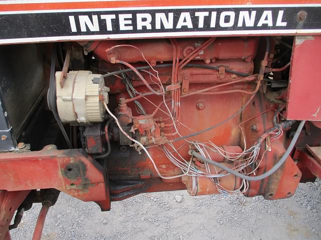 Image of International Harvester 684 equipment image 3