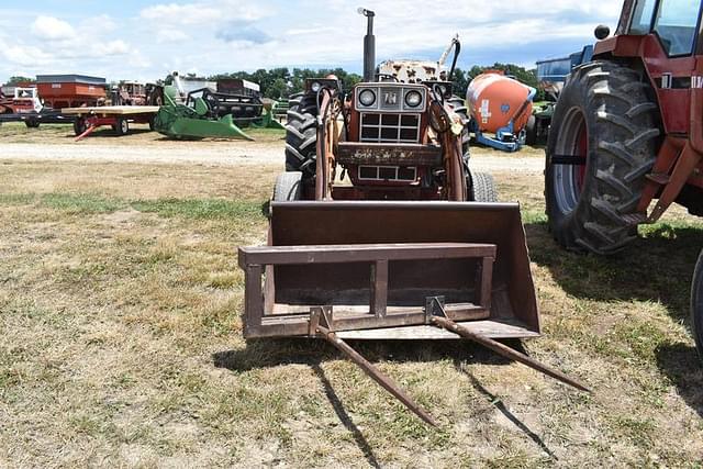 Image of International Harvester 684 equipment image 1