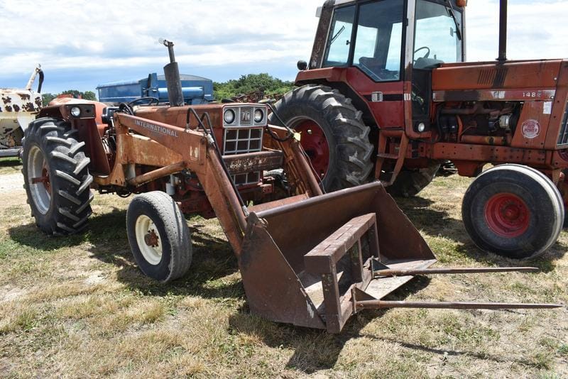 Main image International Harvester 684