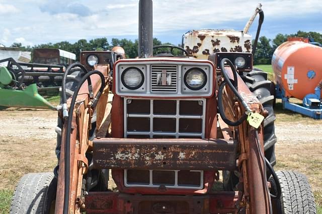 Image of International Harvester 684 equipment image 4
