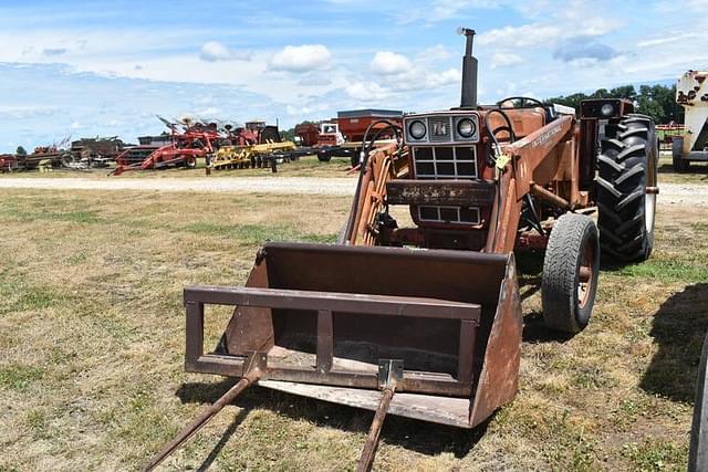Image of International Harvester 684 equipment image 2