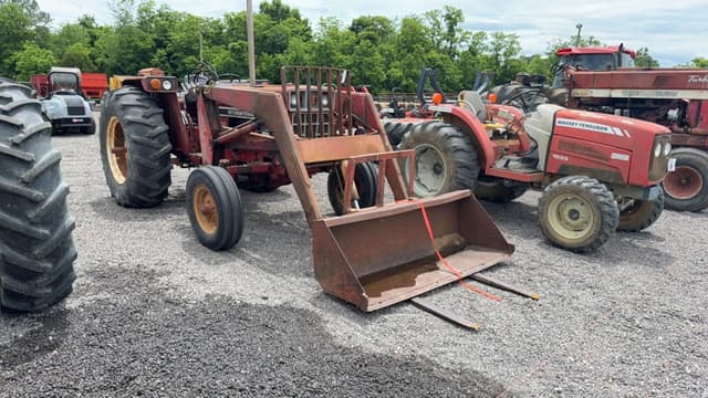 Image of International Harvester 684 equipment image 2