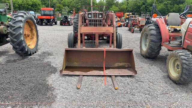 Image of International Harvester 684 equipment image 1