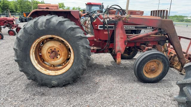 Image of International Harvester 684 equipment image 4