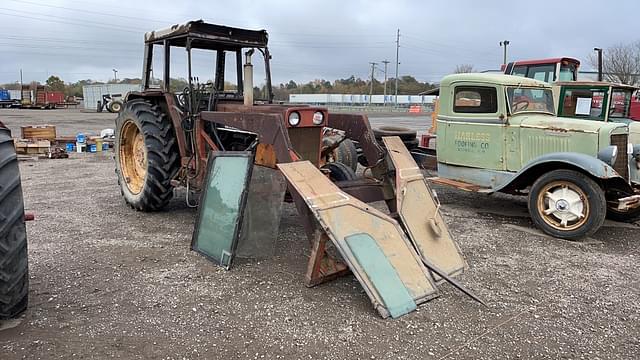 Image of International Harvester 684 equipment image 2