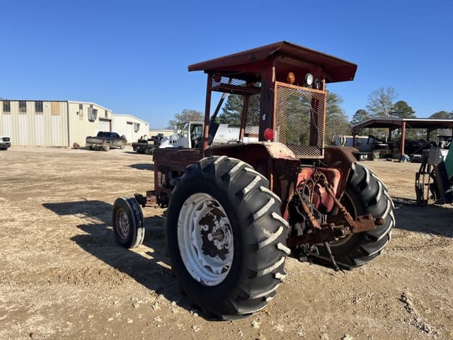 Image of International Harvester 684 equipment image 2