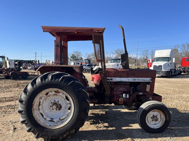Image of International Harvester 684 equipment image 4