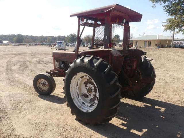 Image of International Harvester 684 equipment image 4