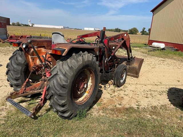 Image of International Harvester 684 equipment image 4