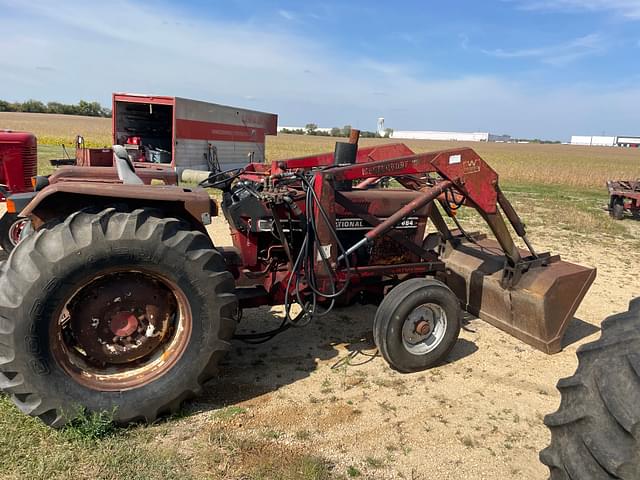 Image of International Harvester 684 equipment image 3