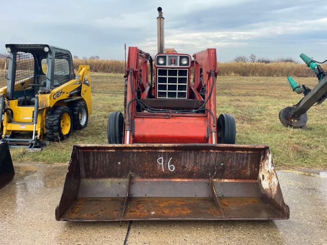Image of International Harvester 686 equipment image 1