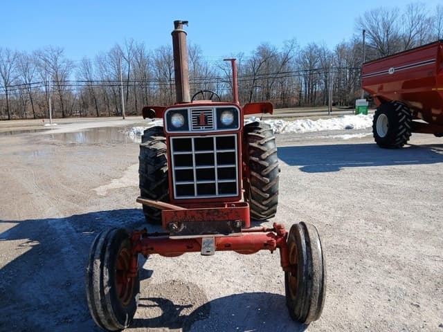 Image of International Harvester 686 equipment image 1