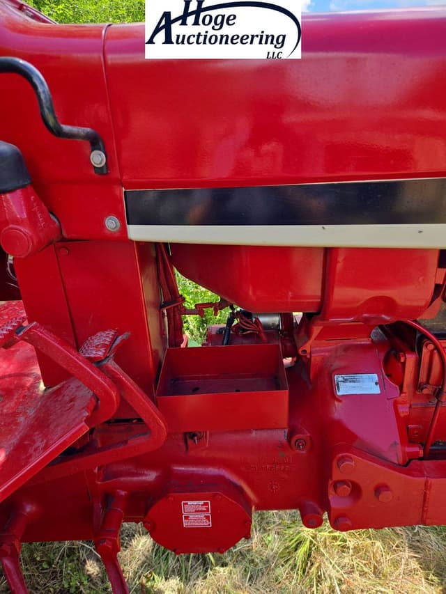 Image of International Harvester 686 equipment image 1