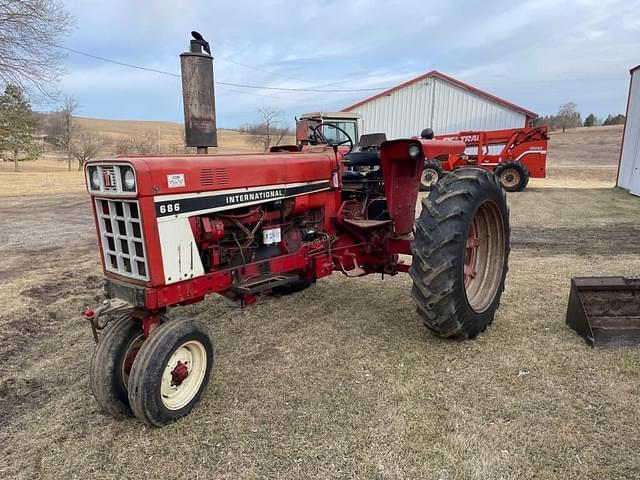 Image of International Harvester 686 equipment image 1