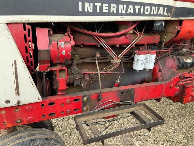 Image of International Harvester 686 equipment image 2