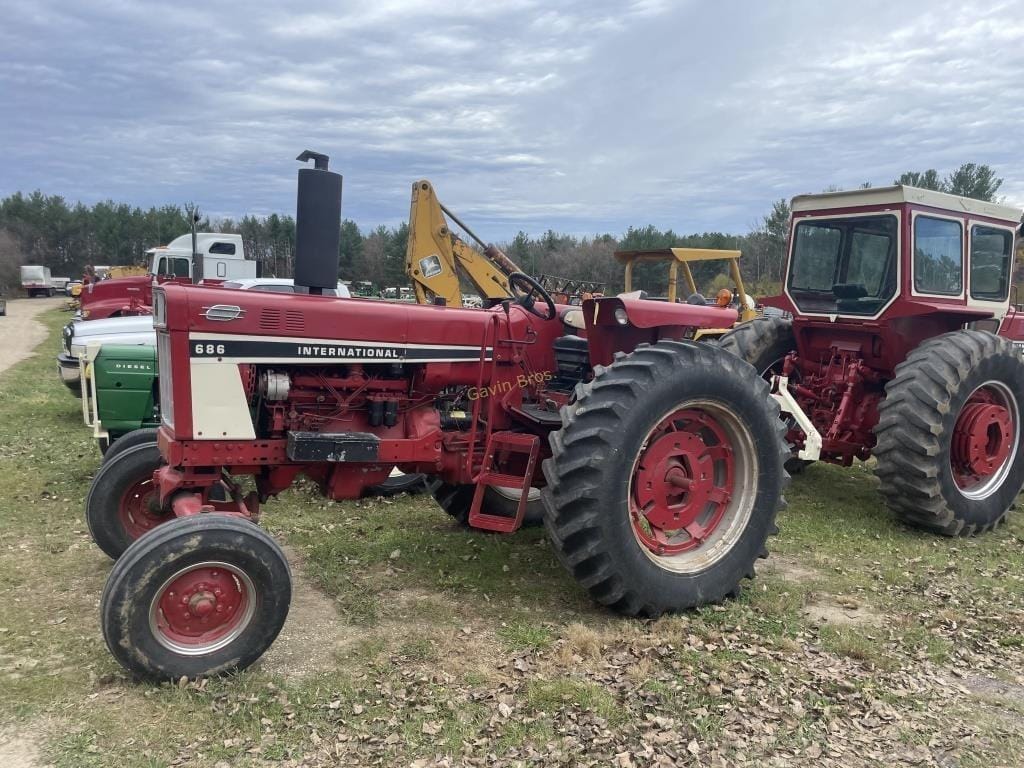 Main image International Harvester 686