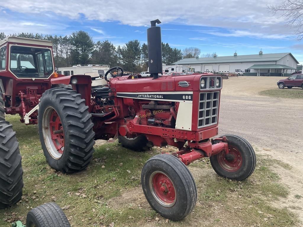 Tractor Zoom - International Harvester 686