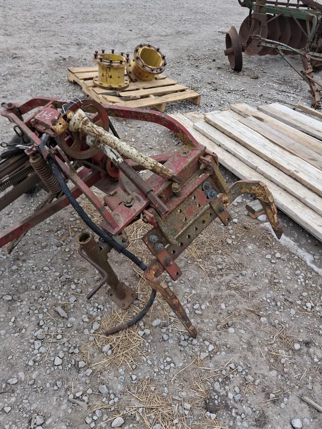 Image of International Harvester 7 equipment image 2