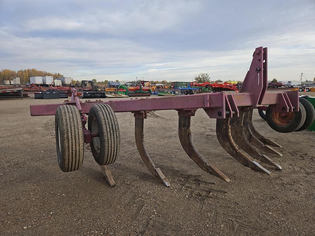 Image of International Harvester 11 subsoiler Primary image