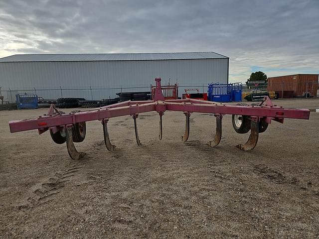 Image of International Harvester 11 subsoiler equipment image 3