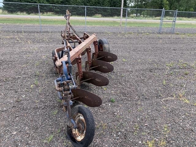 Image of International Harvester 70 equipment image 2