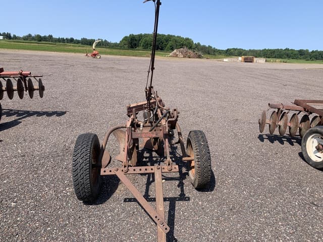 Image of International Harvester 70 equipment image 2