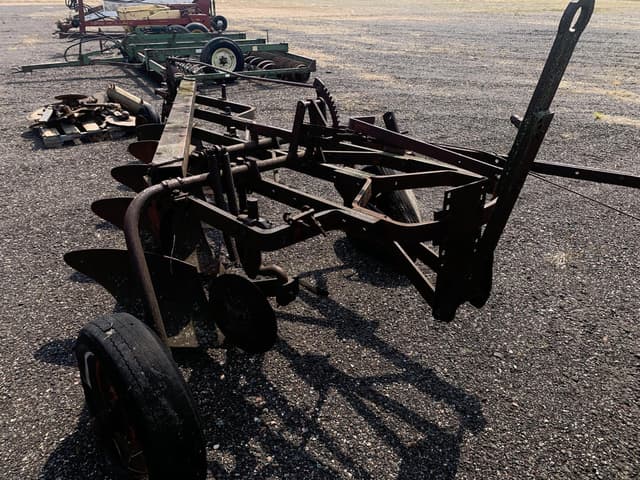 Image of International Harvester 70 equipment image 1