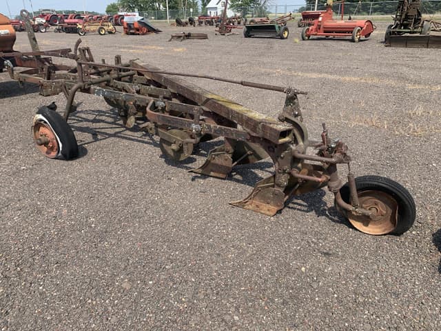 Image of International Harvester 70 equipment image 3