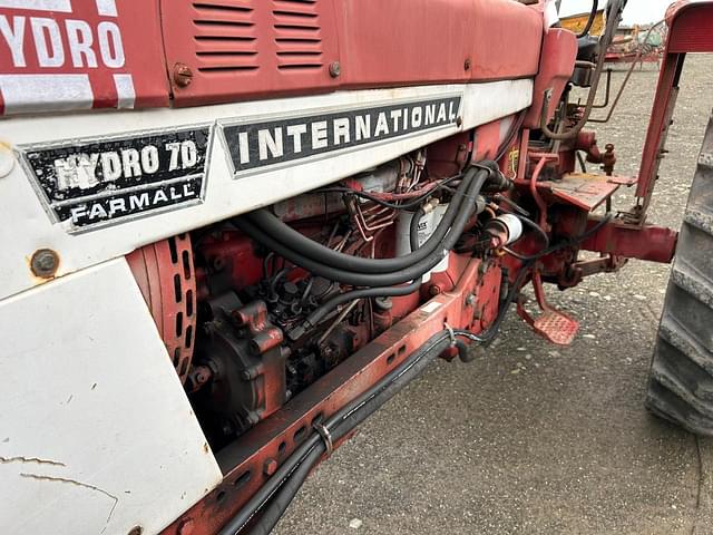 Image of International Harvester Hydro 70 equipment image 2