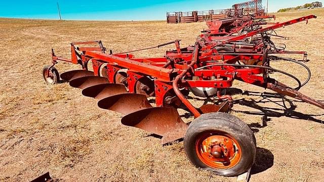 Image of International Harvester 70 equipment image 2