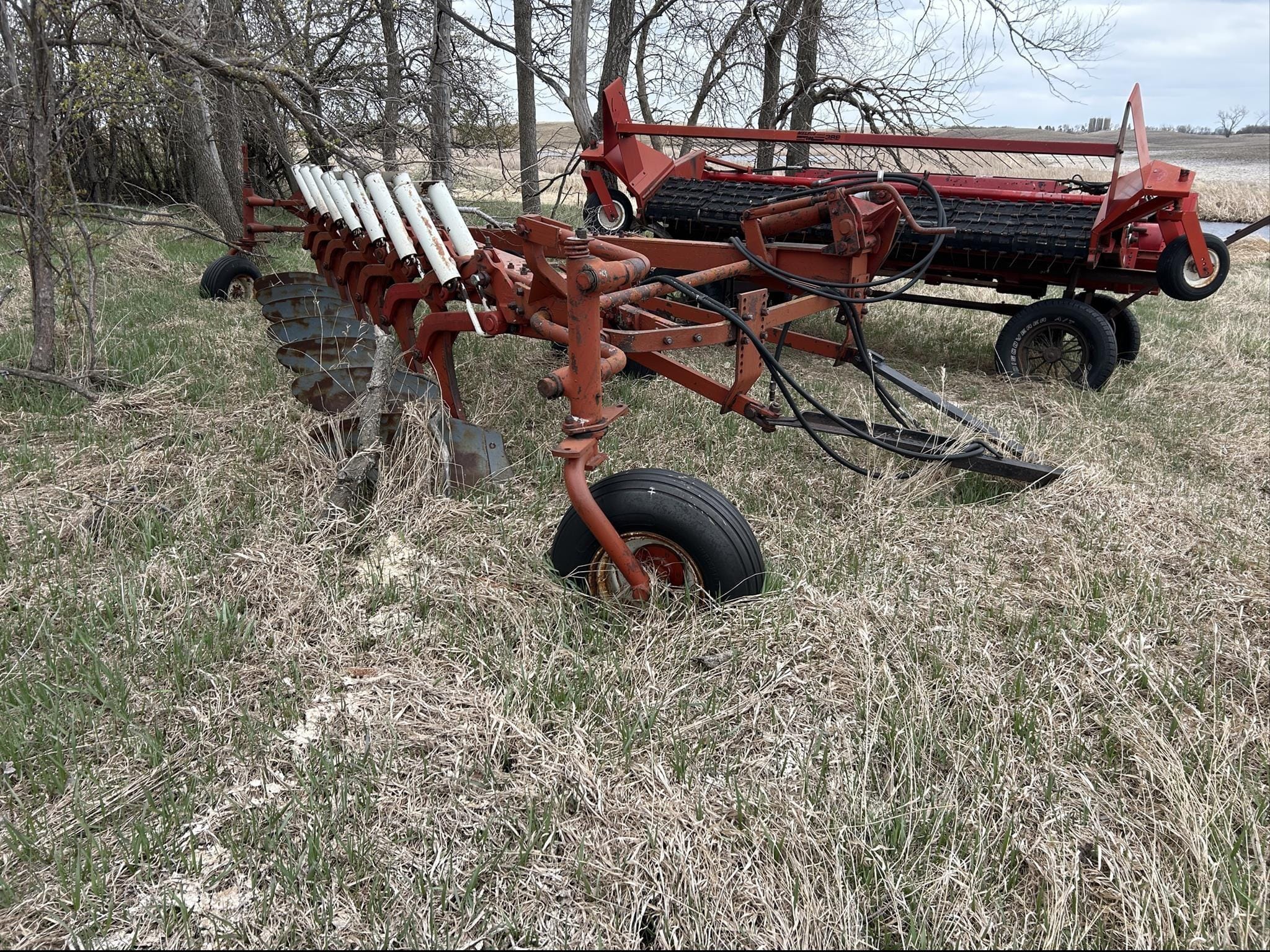 International Harvester 700 Equipment Image0