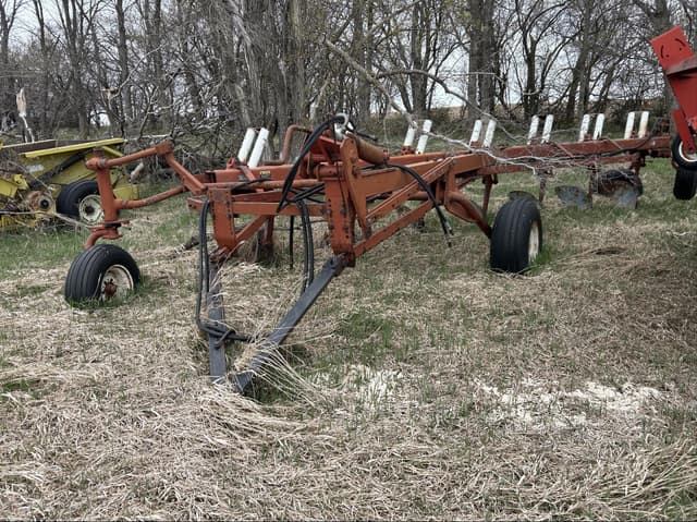 Image of International Harvester 700 equipment image 2