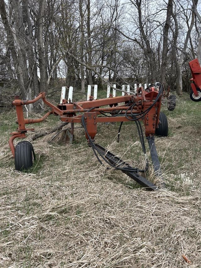Image of International Harvester 700 equipment image 1