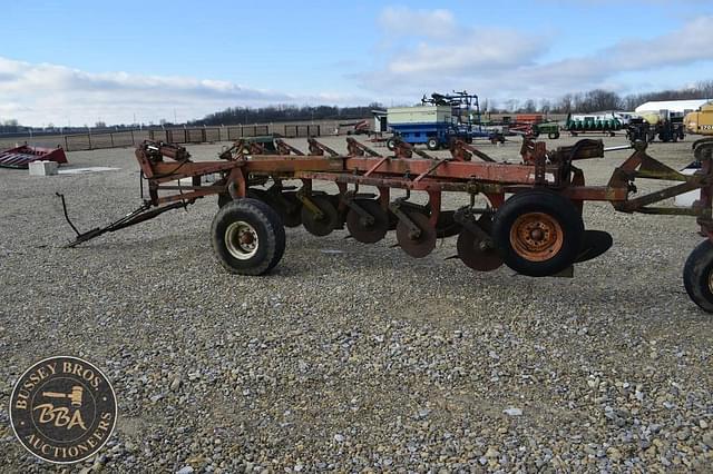 Image of International Harvester 700 equipment image 3