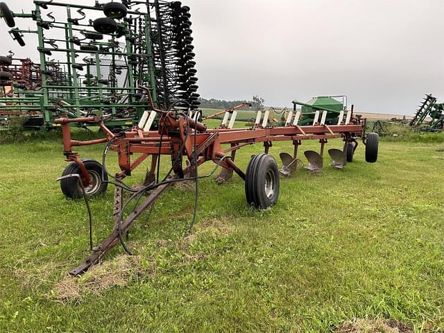 Image of International Harvester 700 equipment image 4